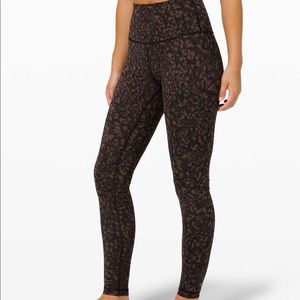 Lululemon Wonder under leggings  size 4